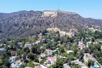 Casa Vista! Stunning Direct Hollywood Sign Views!!