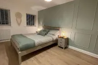 Harbourside, Luxury Two Bedroom Townhouse with Bike store – Sleeps 6