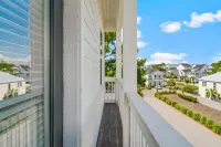 30A Pet Friendly Beach House - 33 Sunset by Panhandle Getaways Hotels in Rosemary Beach