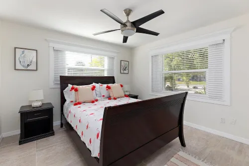 PROMO 5% WEEKLY AND 10% MONTHLY DISCOUNTPrivate Beach Back Yard ! 5 BR 2 Bath Hotel a Cortez