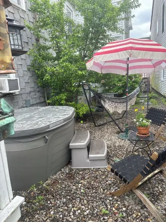 The Strand House with hot tub