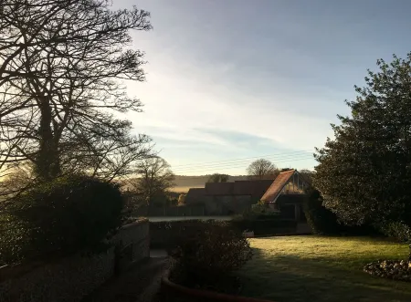 Luxury 4 bedroom North Norfolk cottage in lovely coastal village location