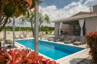New Design Villa, in the green heart of Istria, ideal for family holidays - Swimmingpools