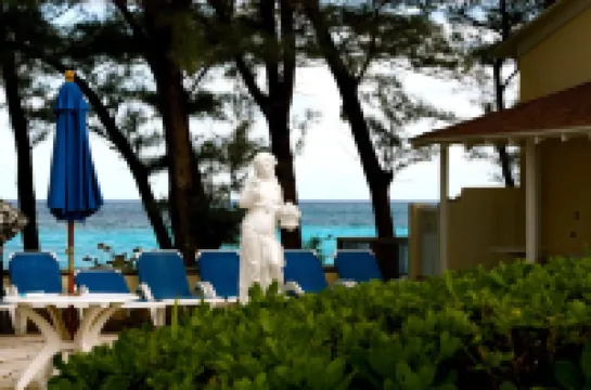 Sunrise Beach Club & Villas - Walk to Atlantis Casino