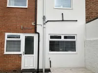 Spacious newly refurbished 3 bedroom home, close to the beach, dogs welcome.<br><br> Hotels near Needles Eye Newbiggin By The Sea
