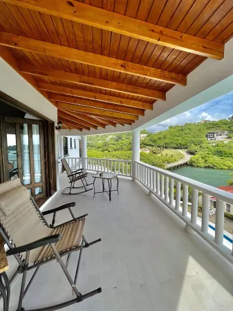 Spacious new villa in Grenada with amazing views and a pool