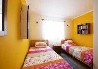 Casa Valeria, 1st Floor, Right by Sea, 2 Bedrooms, Roof Terrace, Beach, Sea View