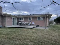 private 6 Bedroom charming  2000 sq ft ranch 10-14 people