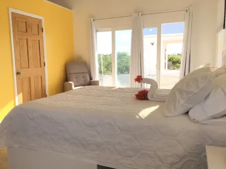 Peaceful Island Getaway in Long Bay (Newly Built Studio)