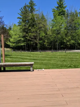 Spacious Family Townhouse in Alpine Village - close to everything! Отели в г. North Woodstock