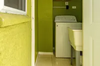EXQUISITE 2 BEDROOM TOWNHOUSE IN SUNSHINE CITY - PORTMORE