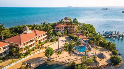 GOLD STANDARD - Caribbean, Lagoon & Mtn views,  2BR/2BA, walk to village Hotels in 