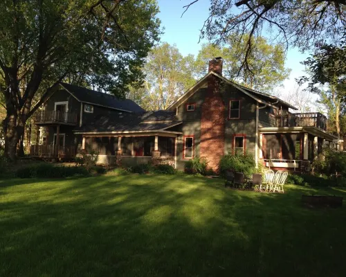 Beautiful old home with lots of character, a few blocks from downtown Prescott! Hotels in Pierce County