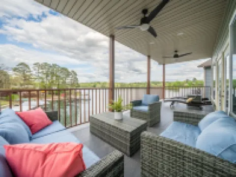 Ultimate Spacious Luxury Retreat! Boat Slip, 2 Jet Ski Slips, Kayaks, Hot Tub! Hotels in Piney