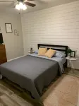 Cozy getaway! Minutes from Historic Pinellas Trail!