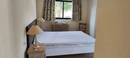 2 bedroom apartment Falésia Algarve Отели рядом с достопримечательностью «Пляж Фалезия»