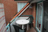 NEW - exclusive apartment in the middle of the location-WiFi-balcony-telef. Booking possible