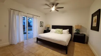 "Beachside Retreat" 2 Bedroom / 2 Bath