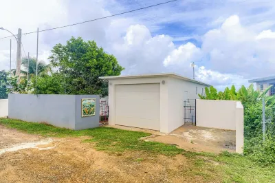 Mountain Top Hideaway, Pool & Stunning views Hotel in zona Caracas Beach