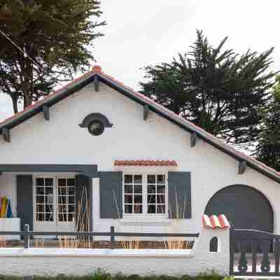 Charamante trendy and comfortable house 300m beach, 5mns market, large hotels Hotel Exterior