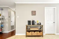 2025 Special! 3BR, Sleep 8- 2 King Beds, 4 Full Beds