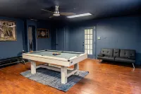 Modern 2-bedroom home with loft and indoor fireplace! Hotels near Dallas HQ Jamatkhana and Ismaili Center
