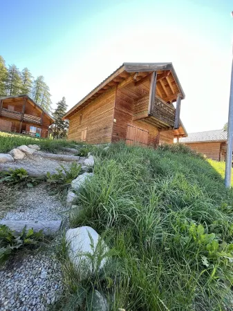 QUALITY CHALET WITH SWIMMING POOL SOUTHERN ALPS AND THALASSOTHERAPY NEARBY