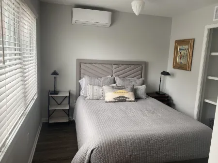 Unit #2 - One Bedroom Condo Downtown Harbor Springs