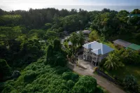 Peace in Paradise with mountain views and  5 minutes walk to the beach
