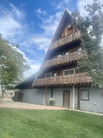 Welcome to wine country Colorado, relax @ the Palisade Chalet on your next trip.