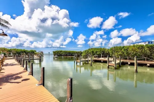 SPECTACULAR  OCEAN VIEWS FROM THIS MODERN BEACH CONDO Hotels in Tavernier