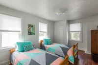 Lovely Downtown Townhome Hotels in Lancaster