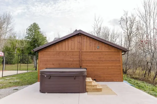 "Paradise" 66 Acres of Private Trails & 200' Waterfront Hotels in Georgian Bluffs