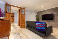 Casa Dali, A+ location lovely house Paseo Montejo