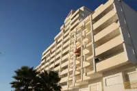 1st Line Apartment 3 Bedroom + 2 Bathroom Hotels in Praia da Rocha