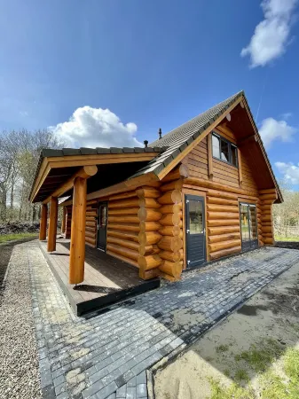 Unique wooden villa (5p) with sauna in Twente 1
