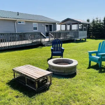 The Sea Drift in Darnley!  Close Twin shores and Thunder Cove Beaches!