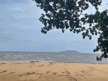 La perle du Rorota - Large luxury studio with swimming pool and private beach access