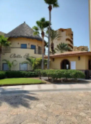 2-Story Premium PENTHOUSE Sandy Beach-Front Condo