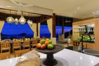 Ultimate Luxury, Dreamlike Setting Within Costa Rica's Lush Forests, Grand Pool