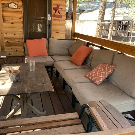 Cabin in The Pines.. Available 240v Tesla and EV charging.