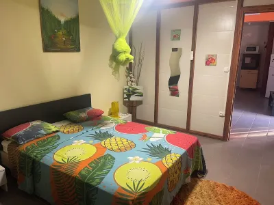 PRETTY VILLA, ALL COMFORT, in exotic wood, NEAR BEACH and PRIVATE SWIMMING POOL