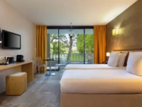 Moulin de Vernegues et Spa Hotels in Mallemort