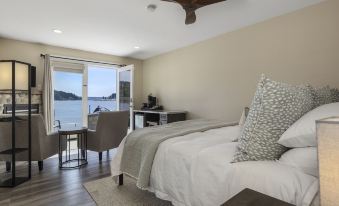 Waterfront Inn