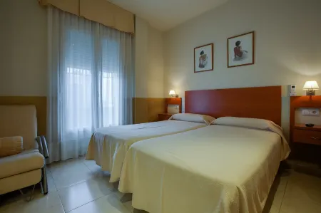 Hostal Forum Отели в г. Альто-Гвадалькивир