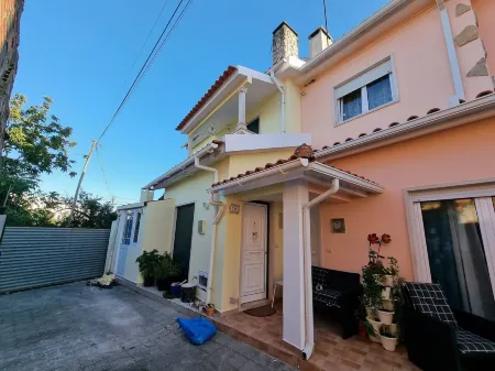 Sun And Ocean House With 2 Bathrooms Отели рядом с достопримечательностью «Монастырь в Алкобасе»