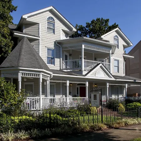 The 1425 Inn