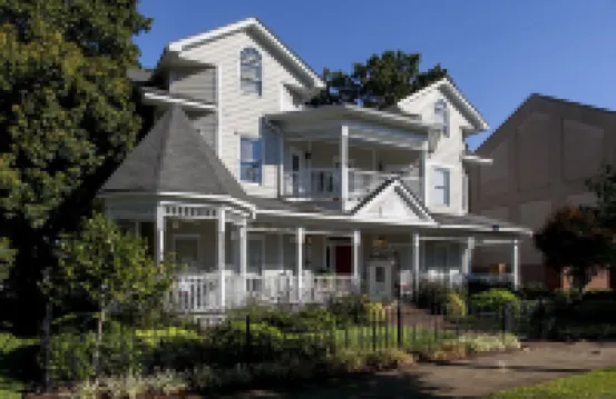 The 1425 Inn Hotels in 