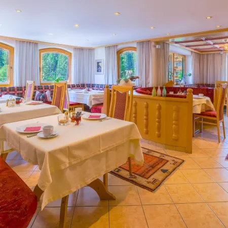 Hotel-Garni Jakober - B&B Und Appartements