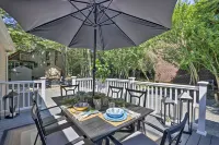 Fire Pit and Furnished Deck Serene Tobyhanna Escape - Parking